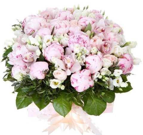 Luxury Box of Peonies with Lisianthus